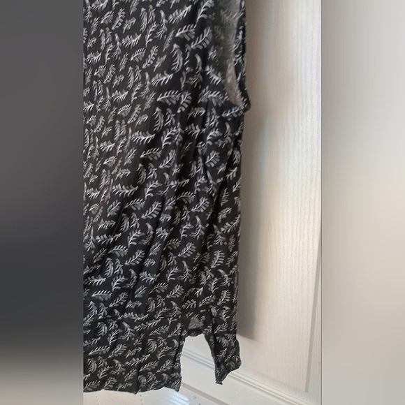 Women's Old Navy Tank Top in Size Large - Picture 4 of 5